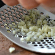 HandyPress™ | Robuste Edelstahl-Knoblauchpresse