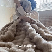 Fluffy Toskana Luxe: Warme Extra Dicke Winterdecken für Bett & Sofa