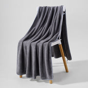 PineappleGrid™ Badetuch | Schnelltrocknend, Absorbierend, Perfektes Geschenk