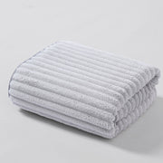 PineappleGrid™ Badetuch | Schnelltrocknend, Absorbierend, Perfektes Geschenk