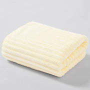 PineappleGrid™ Badetuch | Schnelltrocknend, Absorbierend, Perfektes Geschenk