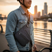 Stratos™ Brusttasche | Leichte, verstellbare Unisex-Slingtasche