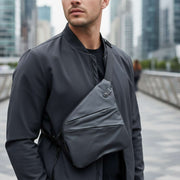 Stratos™ Brusttasche | Leichte, verstellbare Unisex-Slingtasche