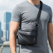 Stratos™ Brusttasche | Leichte, verstellbare Unisex-Slingtasche