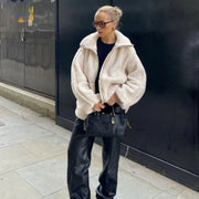 CozyLuxe™ Teddy Wolljacke | Luxuriöser Komfort mit Hohem Kragen und Weicher Schafwolle