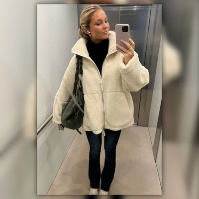 CozyLuxe™ Teddy Wolljacke | Luxuriöser Komfort mit Hohem Kragen und Weicher Schafwolle
