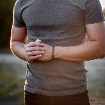 Woodforge™ Armband | Holz & Metall, Robustes Design und Bequemer Tragekomfort